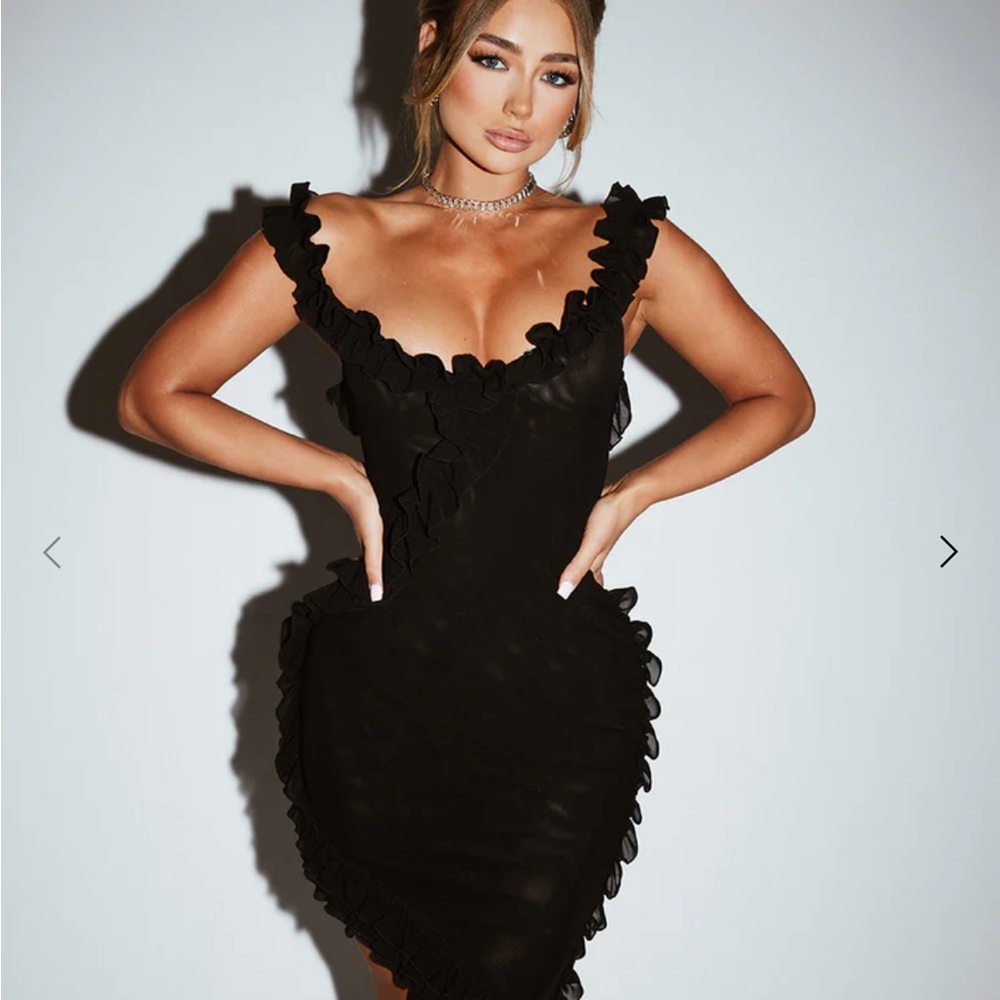 Chic Black Ruffle Mini Dress (Ebony)